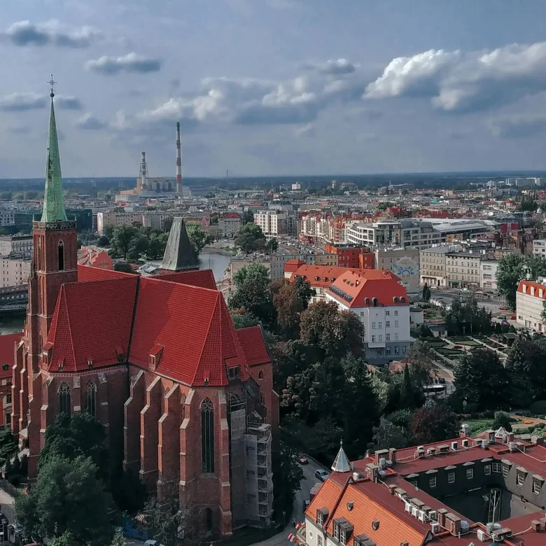 Przekształcenie spółki cywilnej w spółkę z ograniczoną odpowiedzialnością może być prostym procesem, który zabezpieczy majątek wspólników.