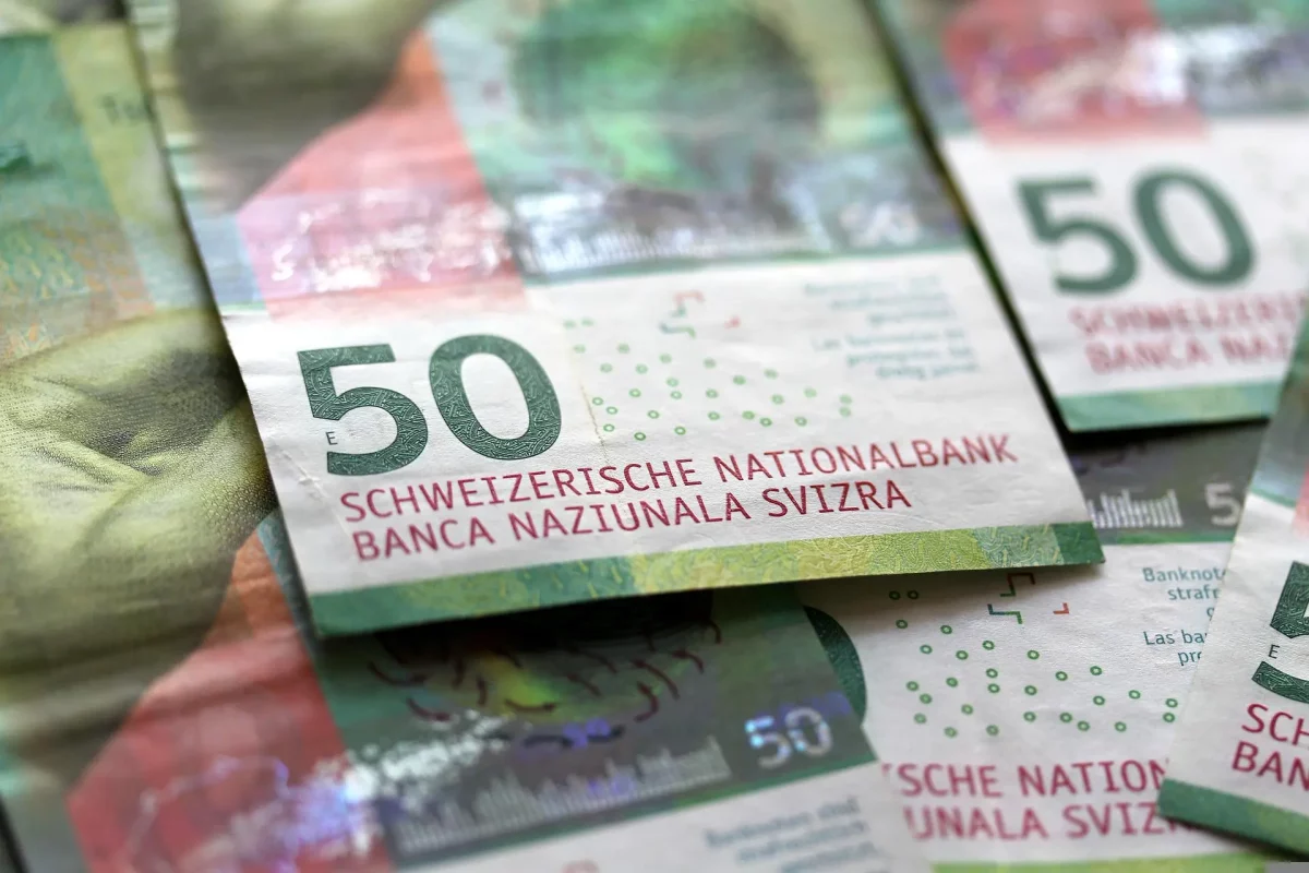 Franki szwajcarskie (CHF) w banknotach.