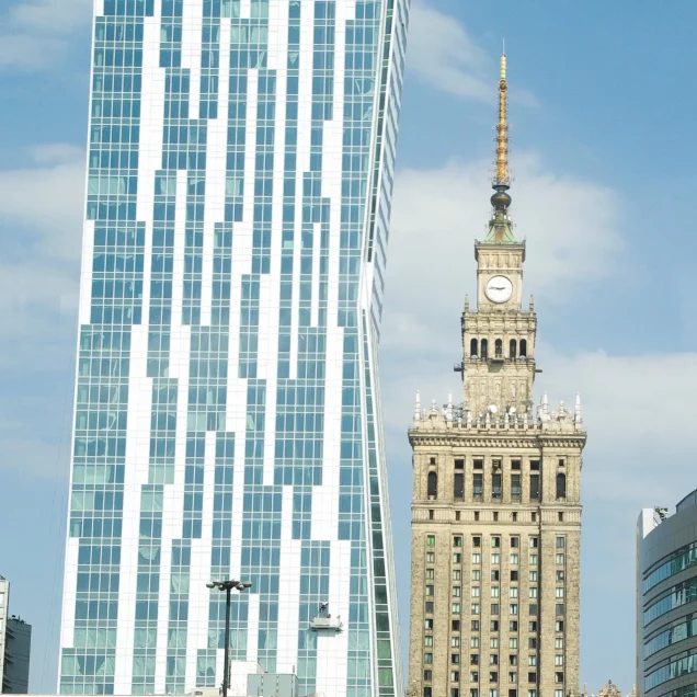 Widok na PKiN w Warszawie oraz nieruchomości należące do spółek z o.o.